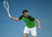 开云足球直播-关于澳网险胜温网，梅德韦杰夫高光表现的信息