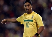 开云在线直播-跨界奇观，当喀麦隆淘汰皇家社会，莱万在F1赛道接管年度争冠