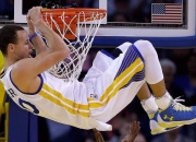 开云足球直播-从德黑兰到萨格勒布，当德里赫特用铁血防守打穿伊朗，足球如何成为身份政治的战场