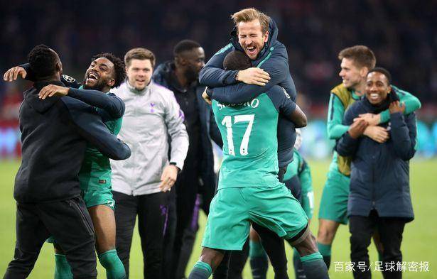 阿贾克斯取得胜利,成功晋级欧冠强 阿贾克斯取得胜利,成功晋级欧冠强