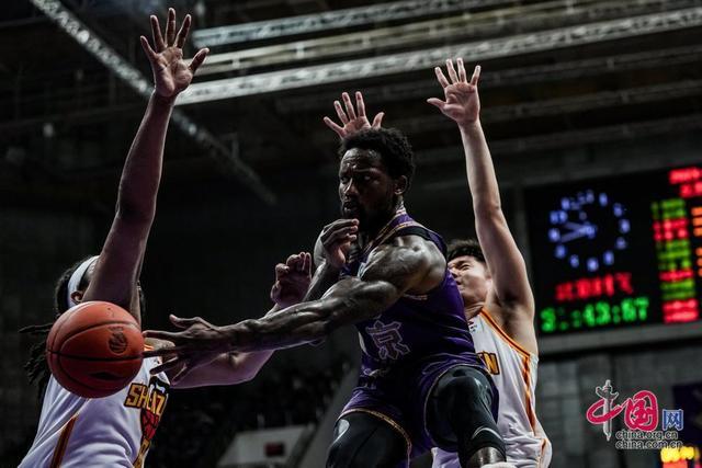 深圳队战胜北京北控队，取得迎来胜利的简单介绍