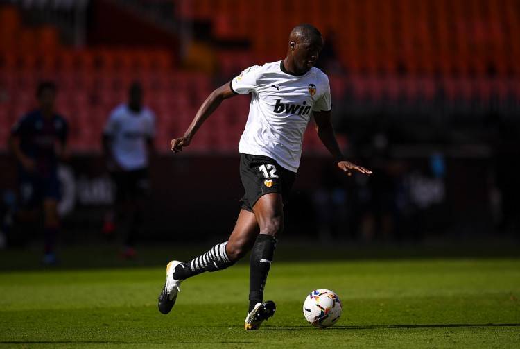 包含瓦伦西亚中场膝盖受伤需手术的词条 包含瓦伦西亚中场膝盖受伤需手术的词条