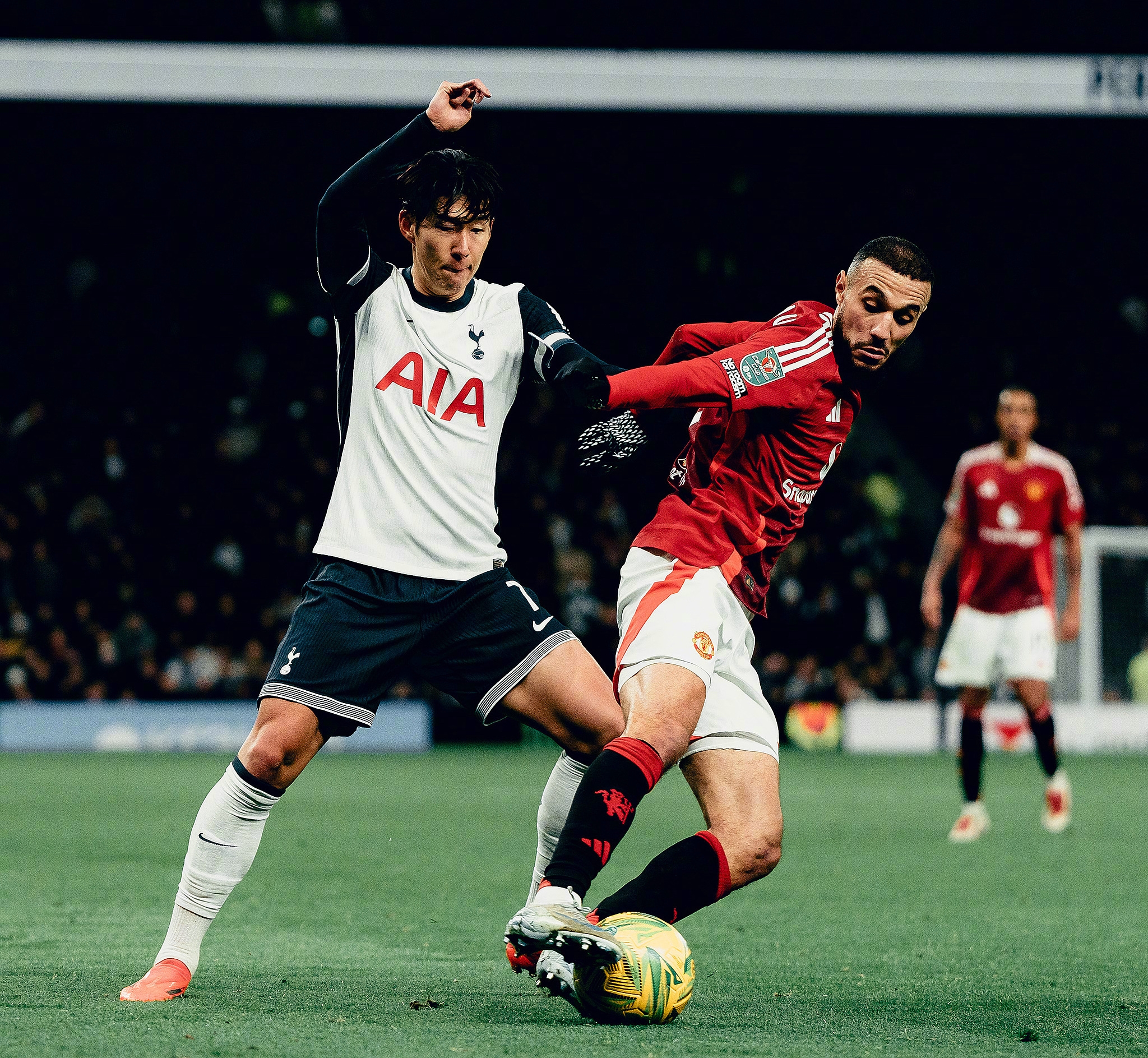 曼联战胜托特纳姆热刺,豪取三分 曼联战胜托特纳姆热刺,豪取三分