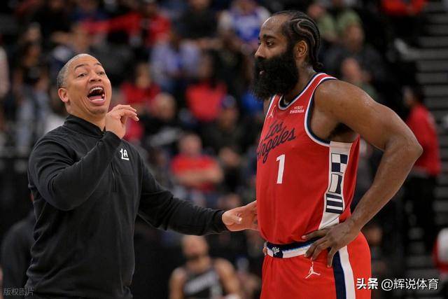 关于斯帕尔客场大败，遭遇四连败的信息