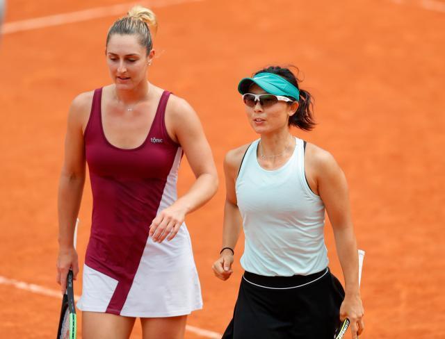 包含拉沃尔杯险胜法网，蒂姆关键制胜的词条