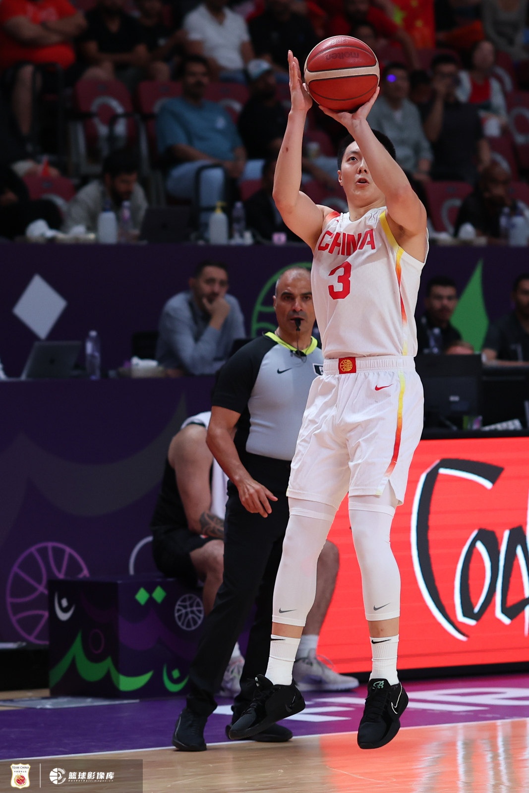 篮网核心表现高效球队连胜让球迷鼓舞斗志