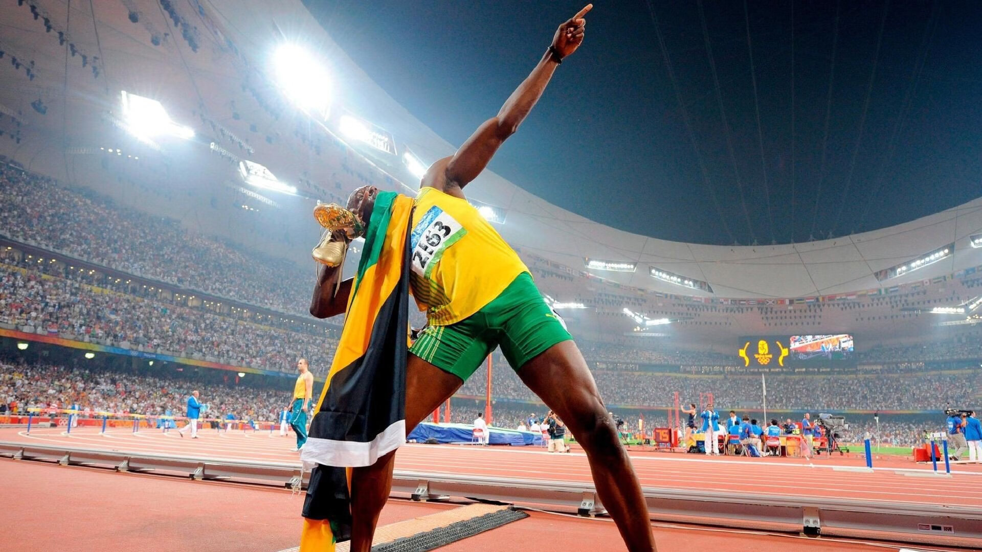 法比尼奥彻底打爆防线,墨西哥击溃日本,战术纪律与个人天赋的完美结合